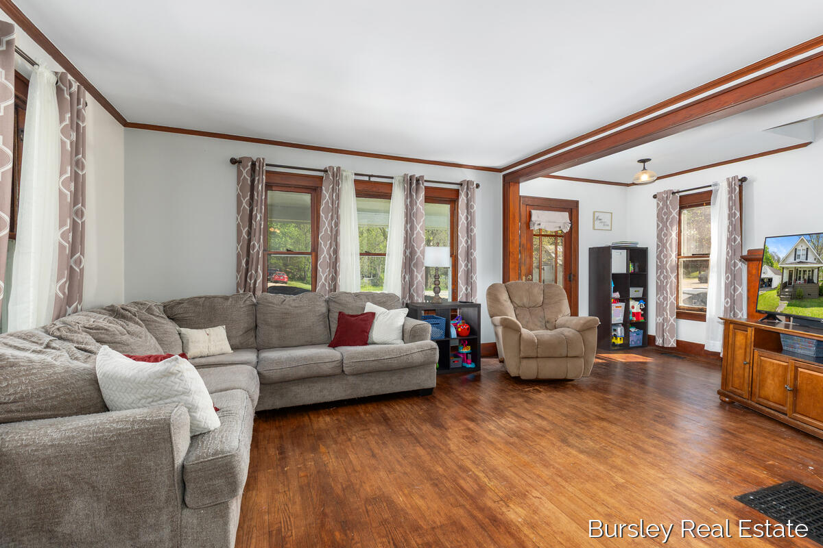 447 E Lincoln Avenue, Ionia, MI, 48846-1331
