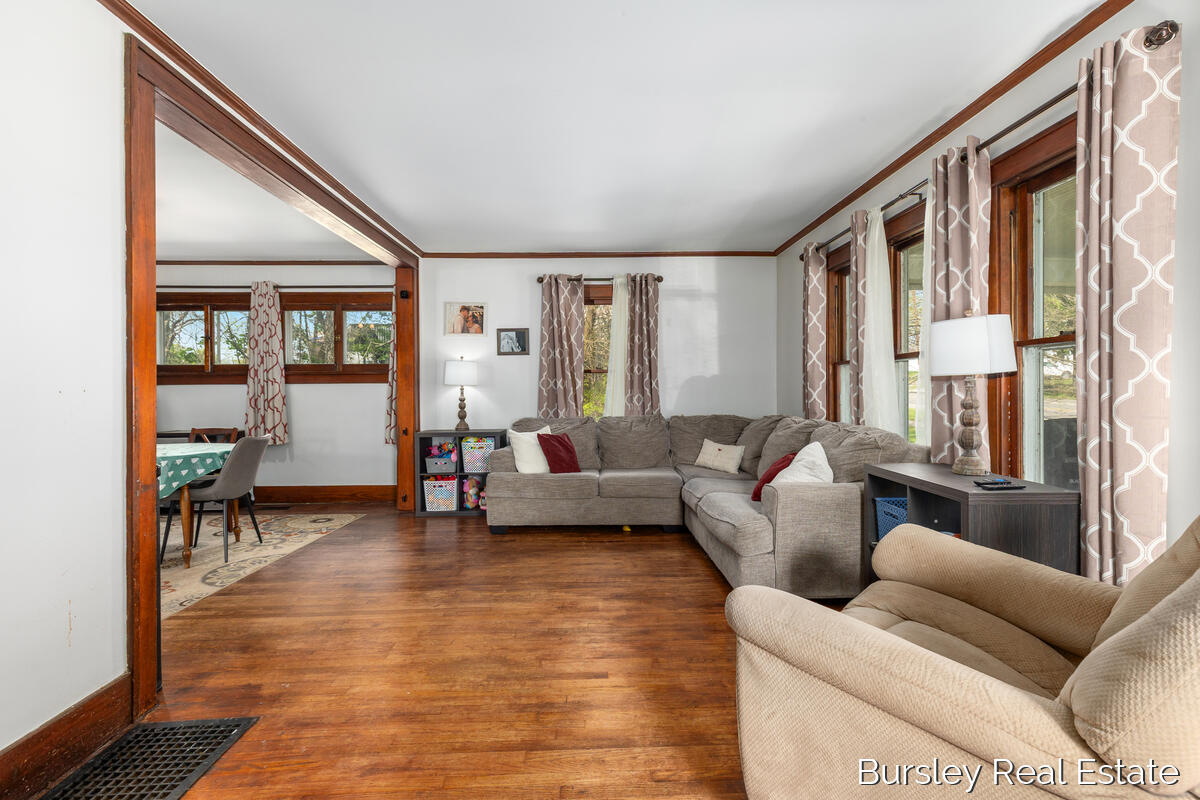 447 E Lincoln Avenue, Ionia, MI, 48846-1331