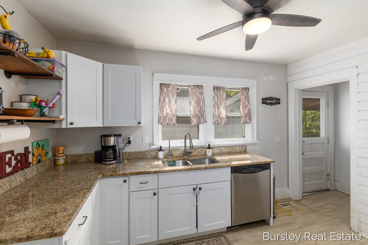 447 E Lincoln Avenue, Ionia, MI, 48846-1331