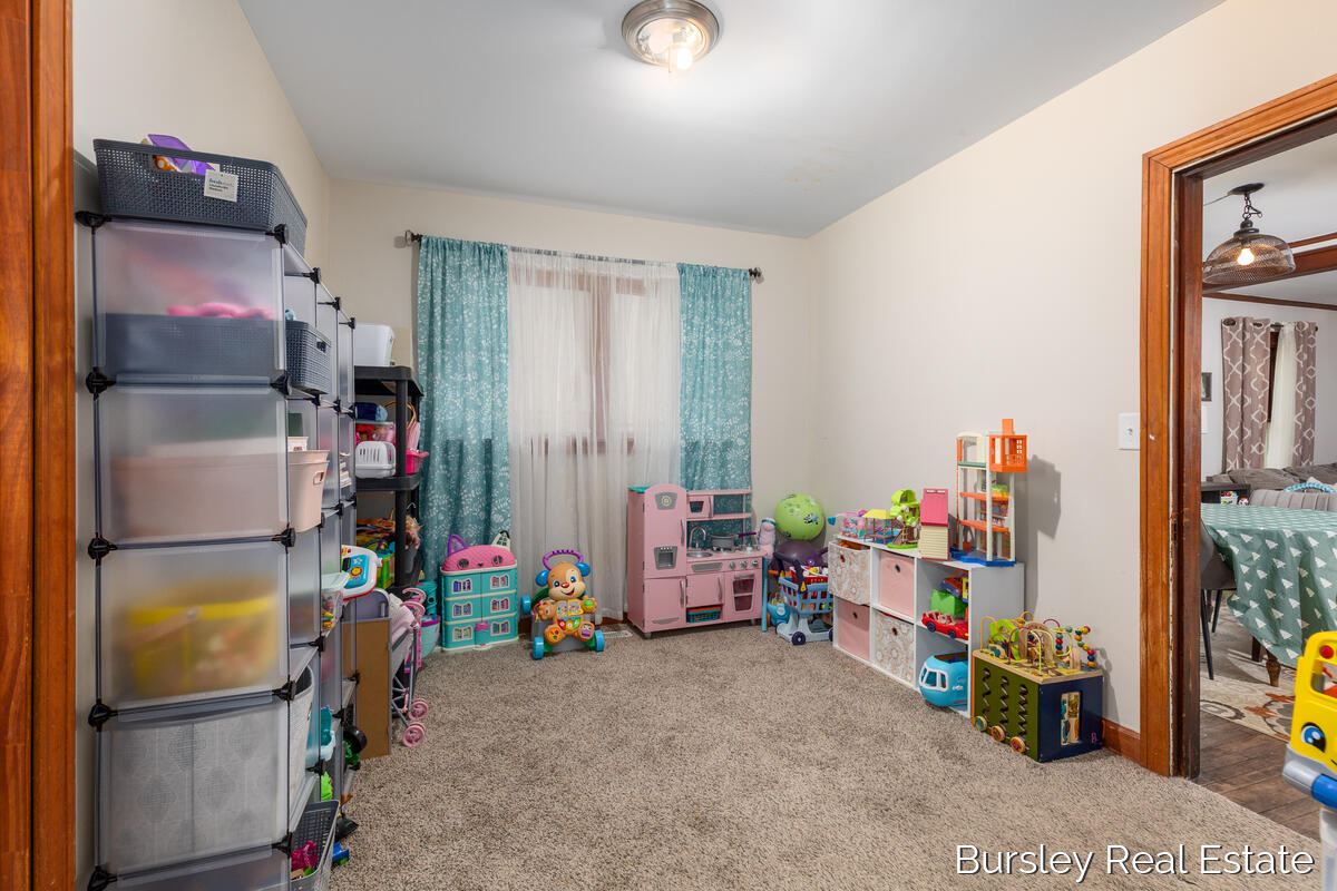 447 E Lincoln Avenue, Ionia, MI, 48846-1331