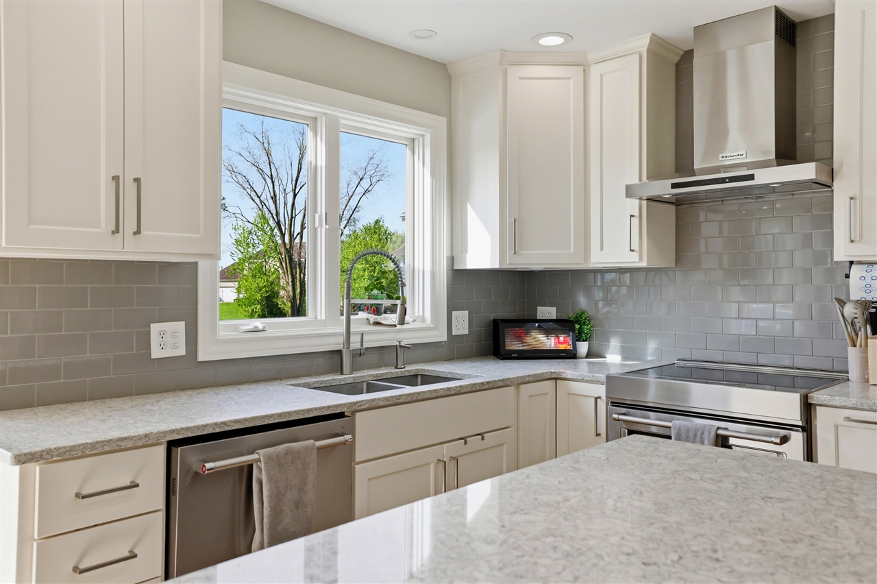7355 Old Lantern Drive, Caledonia, MI, 49316-9004