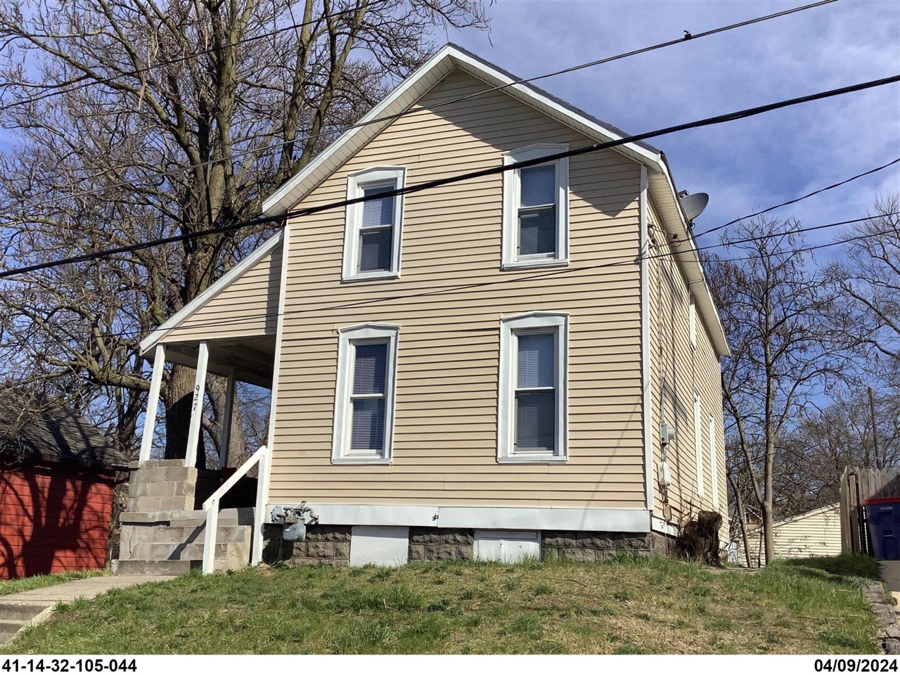 Photo 1 of Single family home for sale at 927 Bemis St, Grand Rapids, MI 49506 | MLS# 70530294 | Listing updated on 2026-09-14