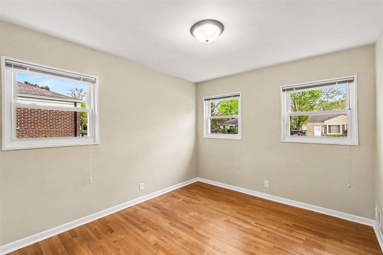 2421 Barstow Road, Lansing, MI, 48906-3740