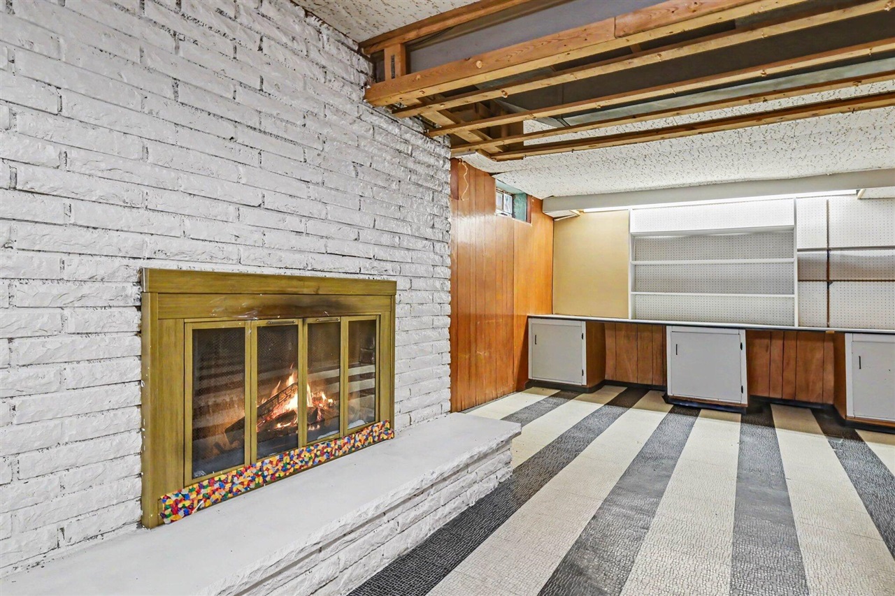 2421 Barstow Road, Lansing, MI, 48906-3740