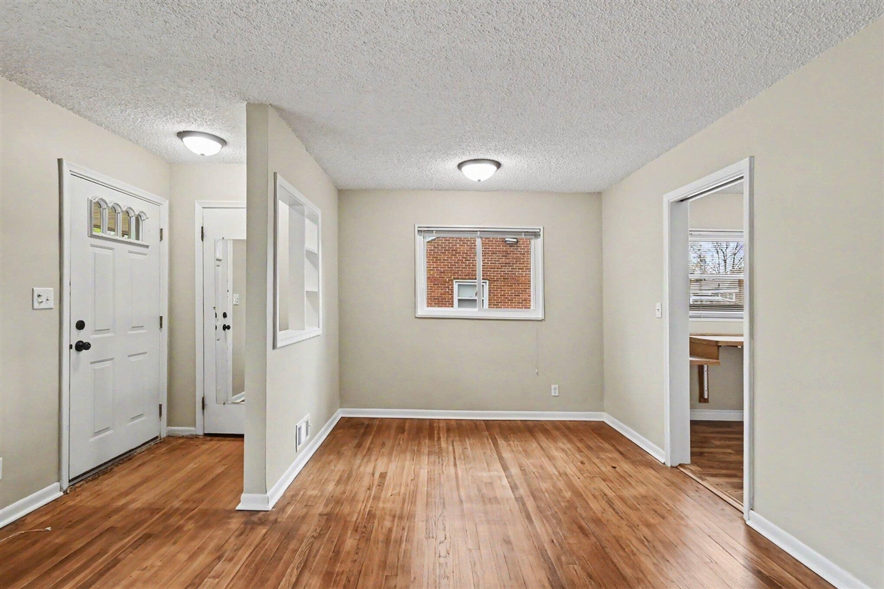 2421 Barstow Road, Lansing, MI, 48906-3740