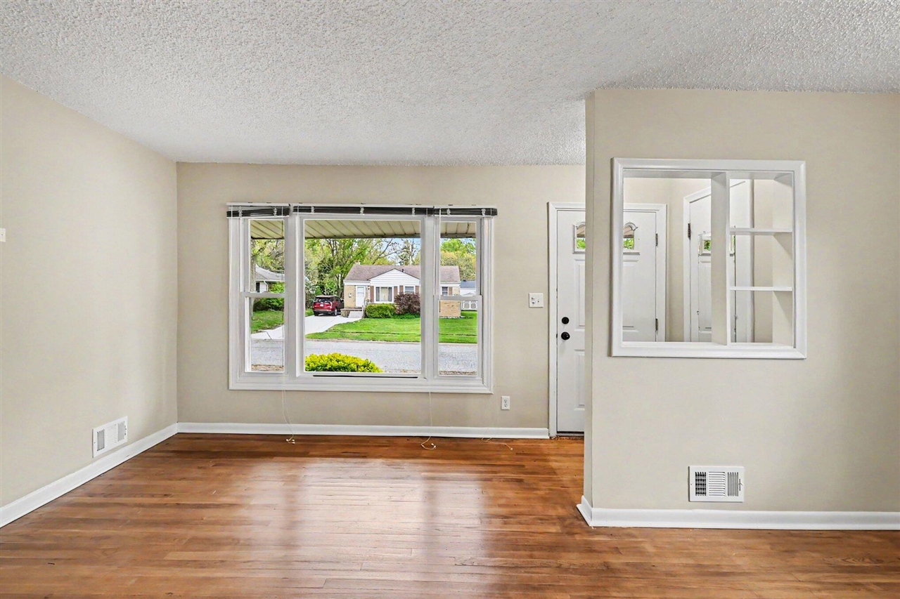 2421 Barstow Road, Lansing, MI, 48906-3740