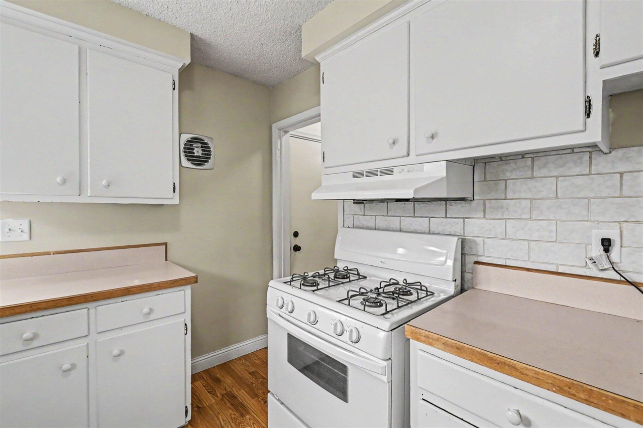2421 Barstow Road, Lansing, MI, 48906-3740