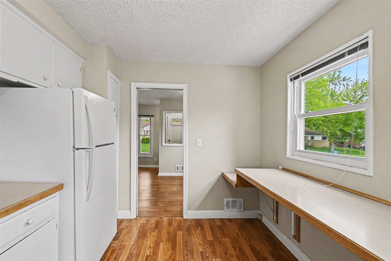 2421 Barstow Road, Lansing, MI, 48906-3740