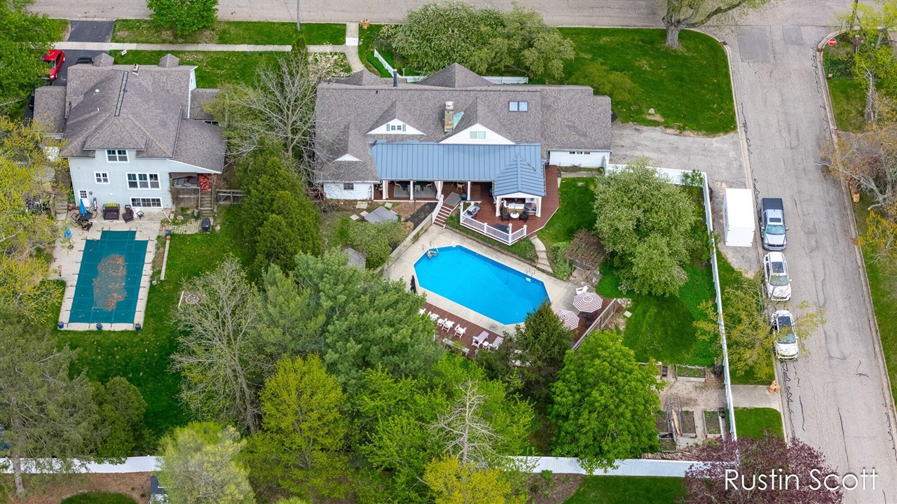 185 S Monroe Street, Rockford, MI, 49341