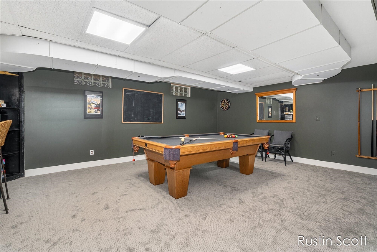 185 S Monroe Street, Rockford, MI, 49341