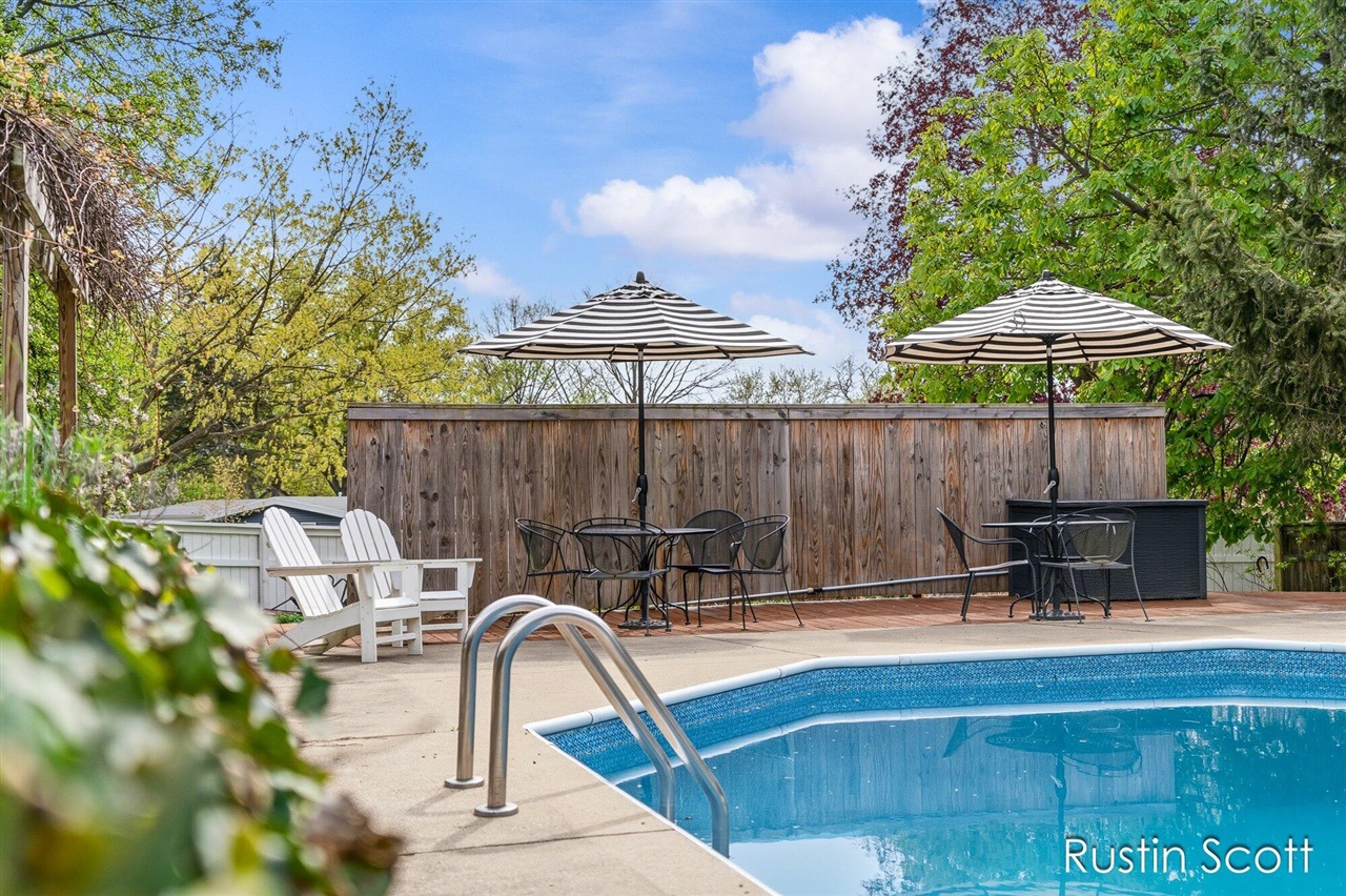 185 S Monroe Street, Rockford, MI, 49341
