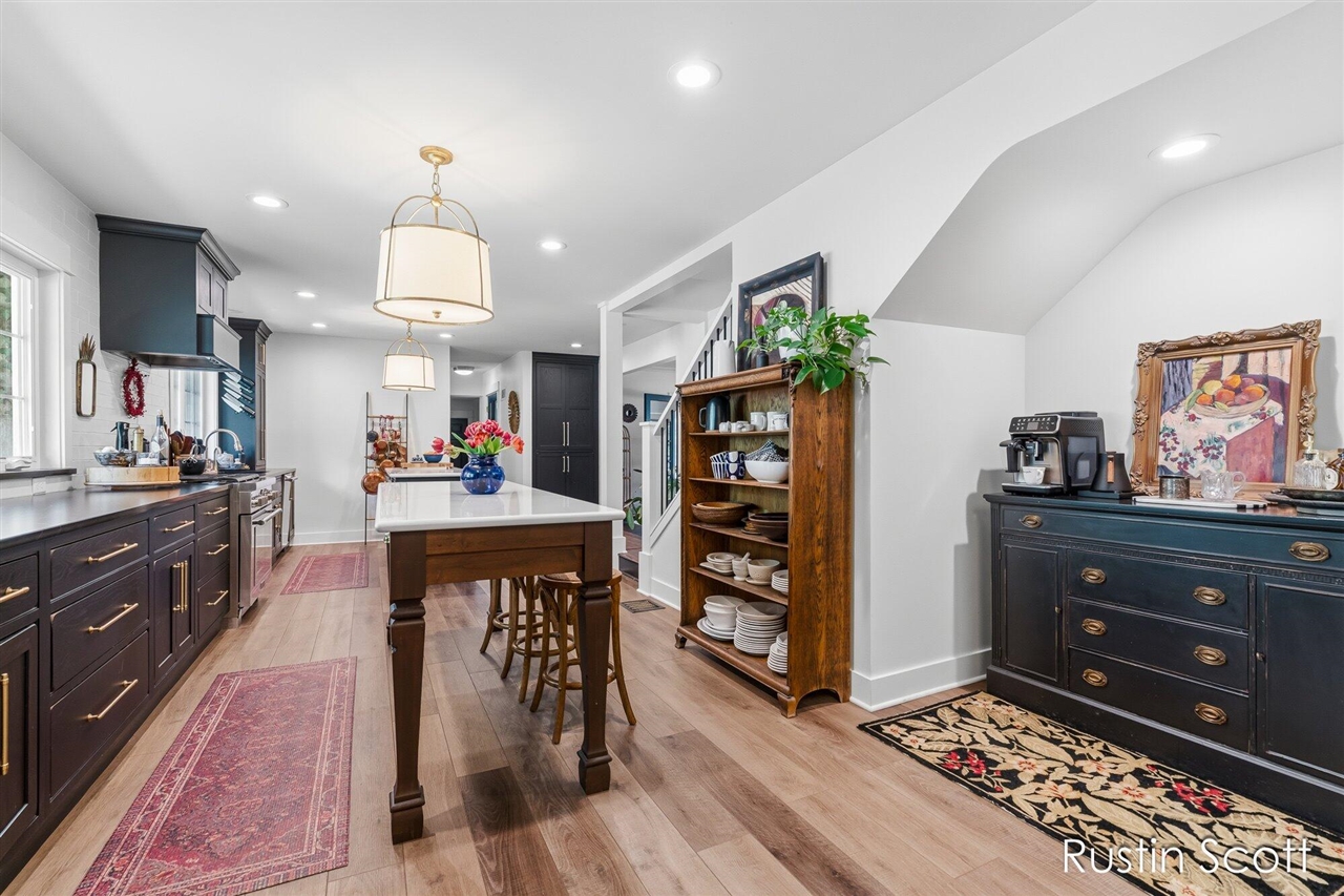 185 S Monroe Street, Rockford, MI, 49341