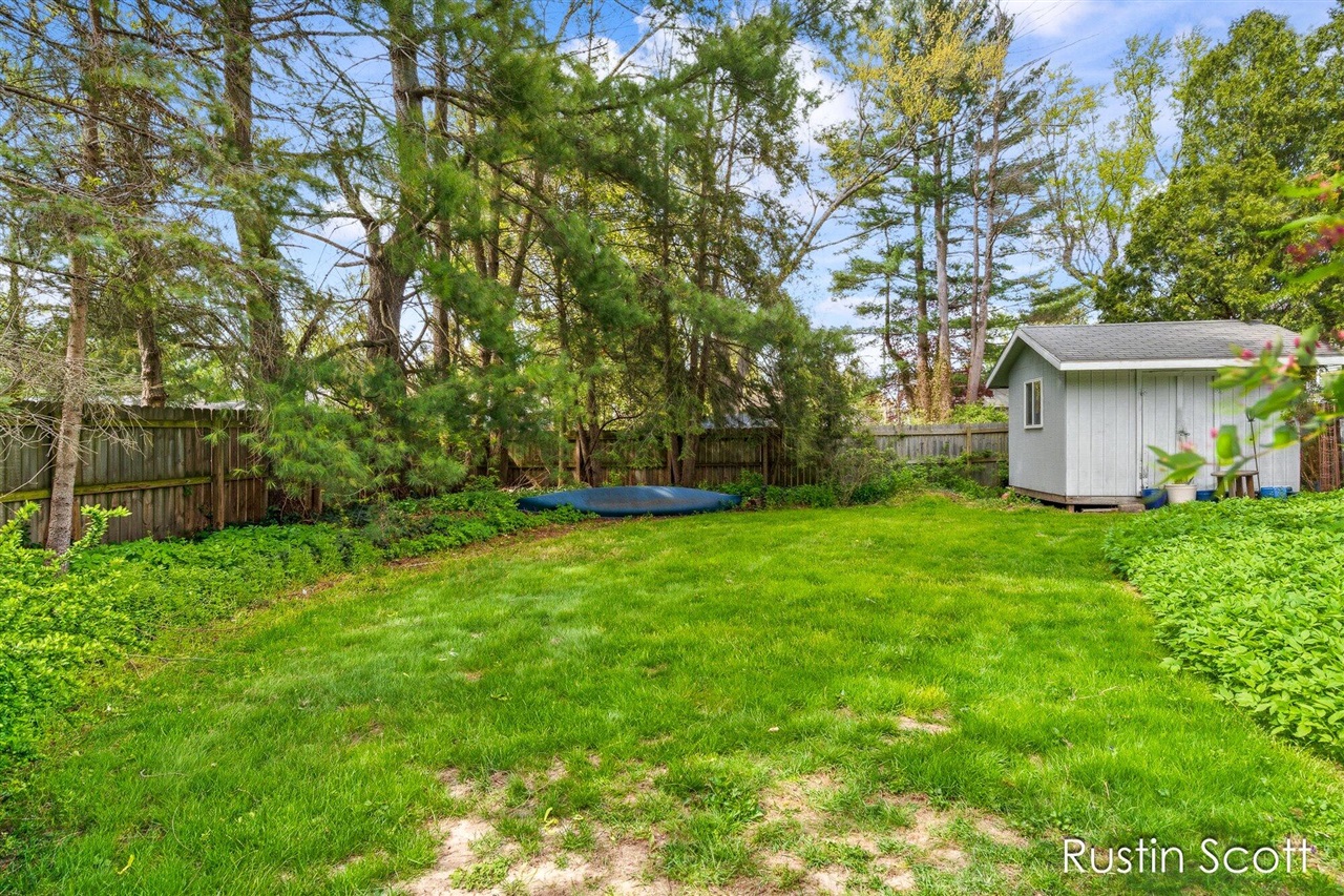 185 S Monroe Street, Rockford, MI, 49341