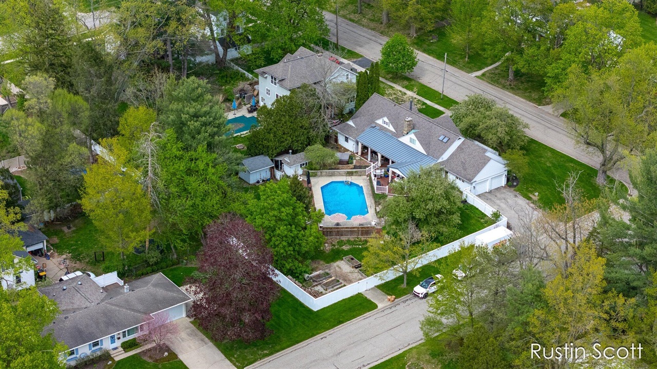 185 S Monroe Street, Rockford, MI, 49341