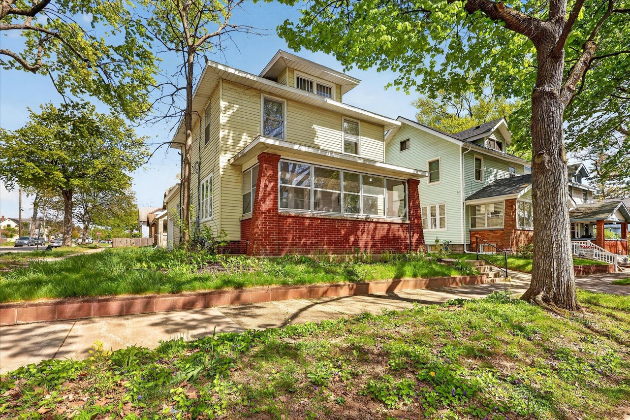 900 Dallas Avenue, Grand Rapids, MI, 49507-1323