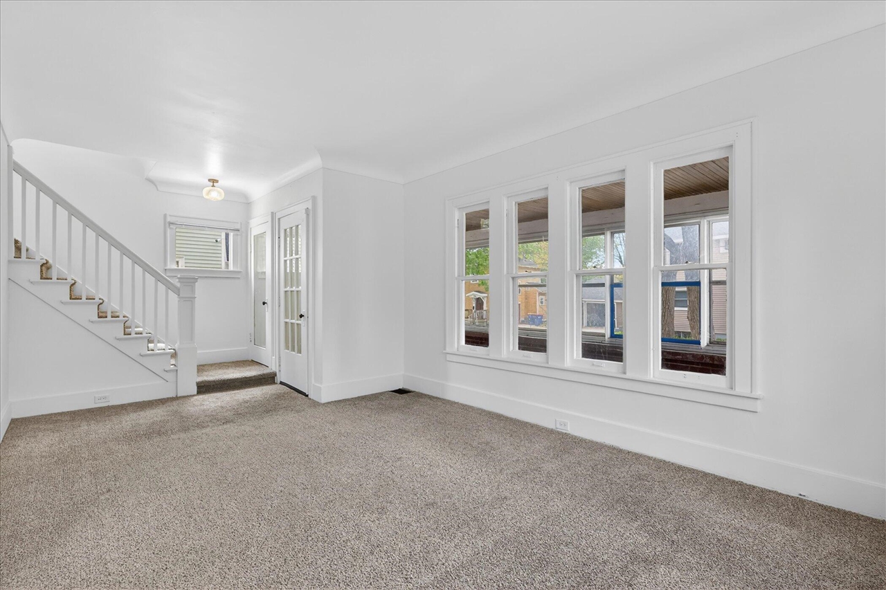 900 Dallas Avenue, Grand Rapids, MI, 49507-1323