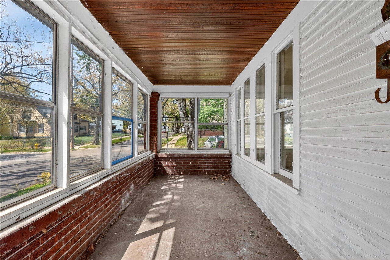 900 Dallas Avenue, Grand Rapids, MI, 49507-1323