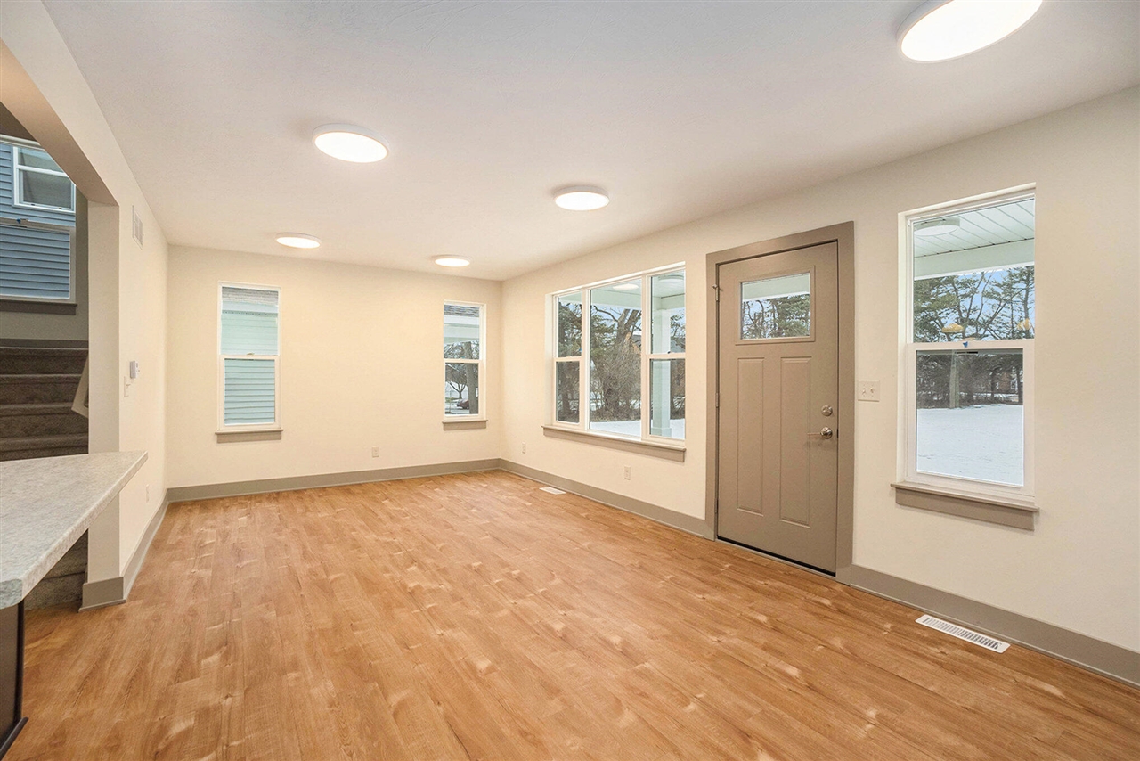 2098 Linden Avenue, Grand Rapids, MI, 49507-3271