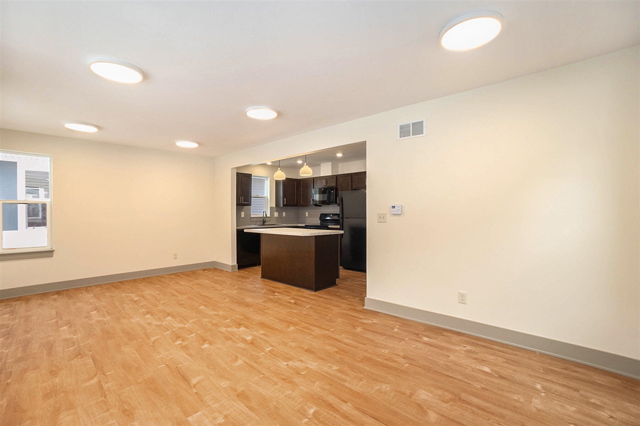 2098 Linden Avenue, Grand Rapids, MI, 49507-3271