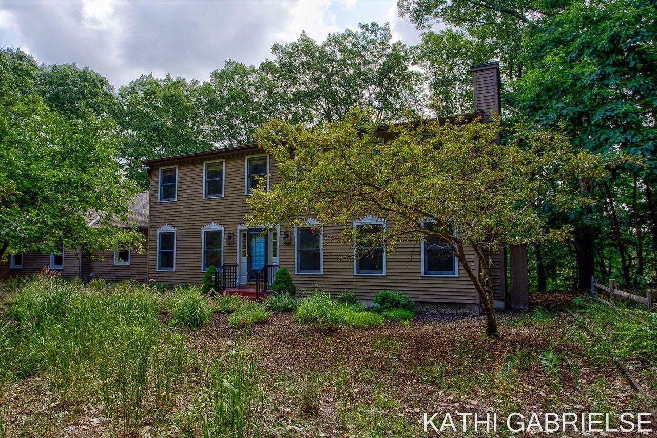 2nd image of 313 Stickney Ridge Rd, Grand Haven, MI 49417 | MLS# 70530337