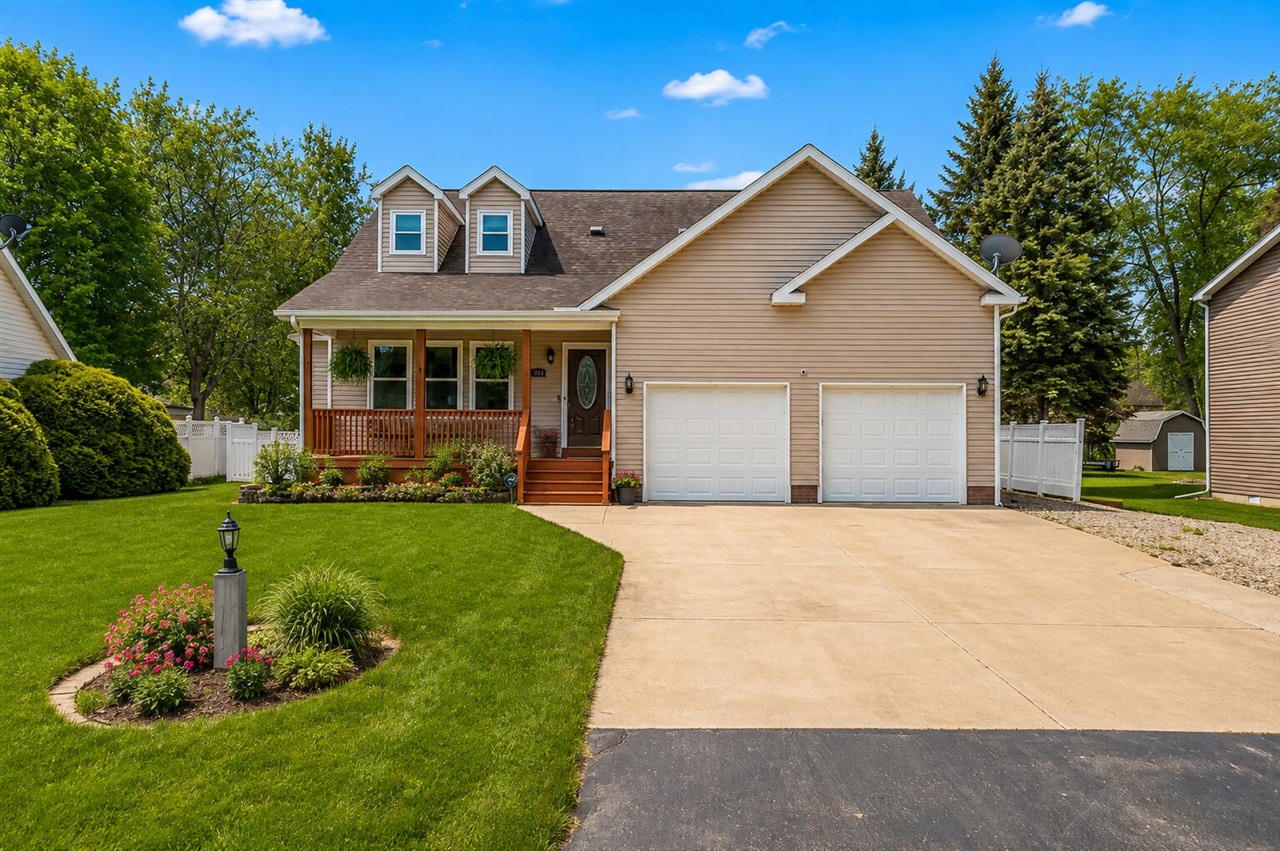 1st image of 301 Case St, Jonesville, MI 49250 | MLS# 70530338