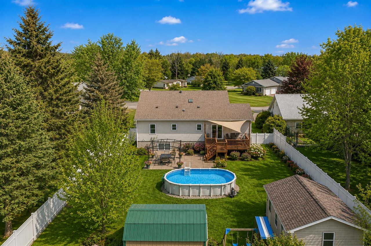 3rd image of 301 Case St, Jonesville, MI 49250 | MLS# 70530338