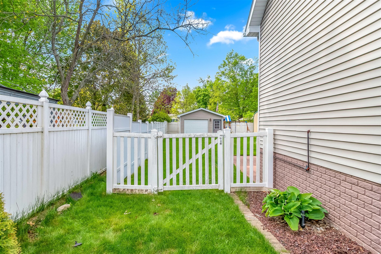 301 Case Street, Jonesville, MI, 49250-9416