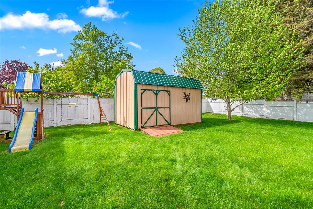 301 Case Street, Jonesville, MI, 49250-9416