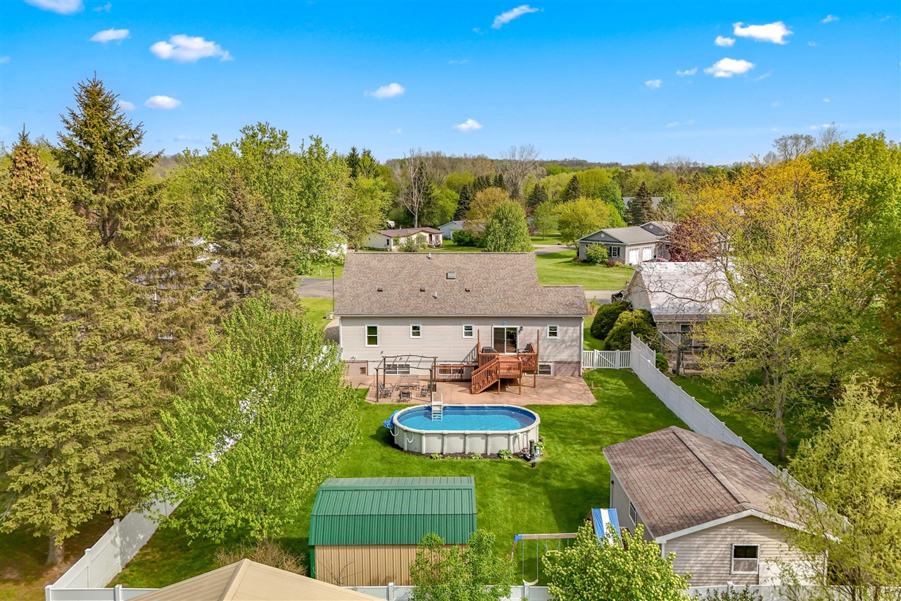 301 Case Street, Jonesville, MI, 49250-9416