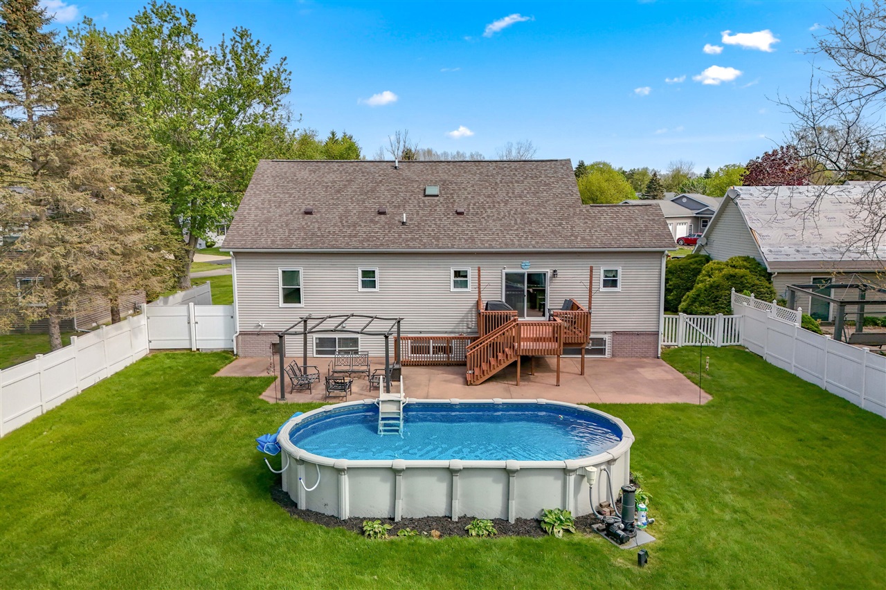 301 Case Street, Jonesville, MI, 49250-9416