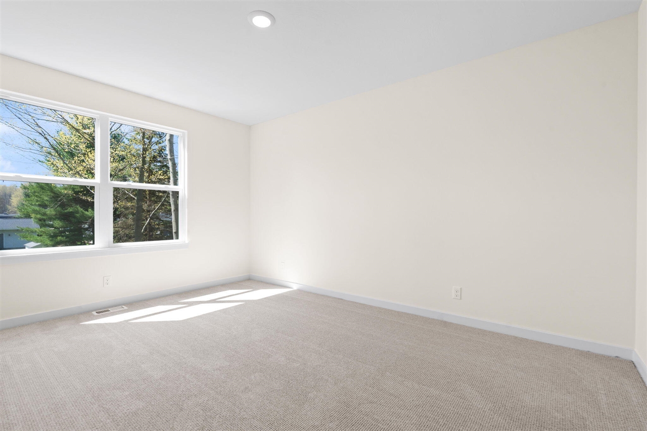 1968 S Shorewood Lane, Holland, MI, 49423-4314