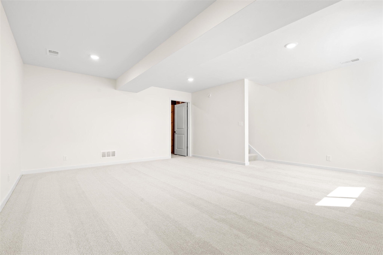 1968 S Shorewood Lane, Holland, MI, 49423-4314
