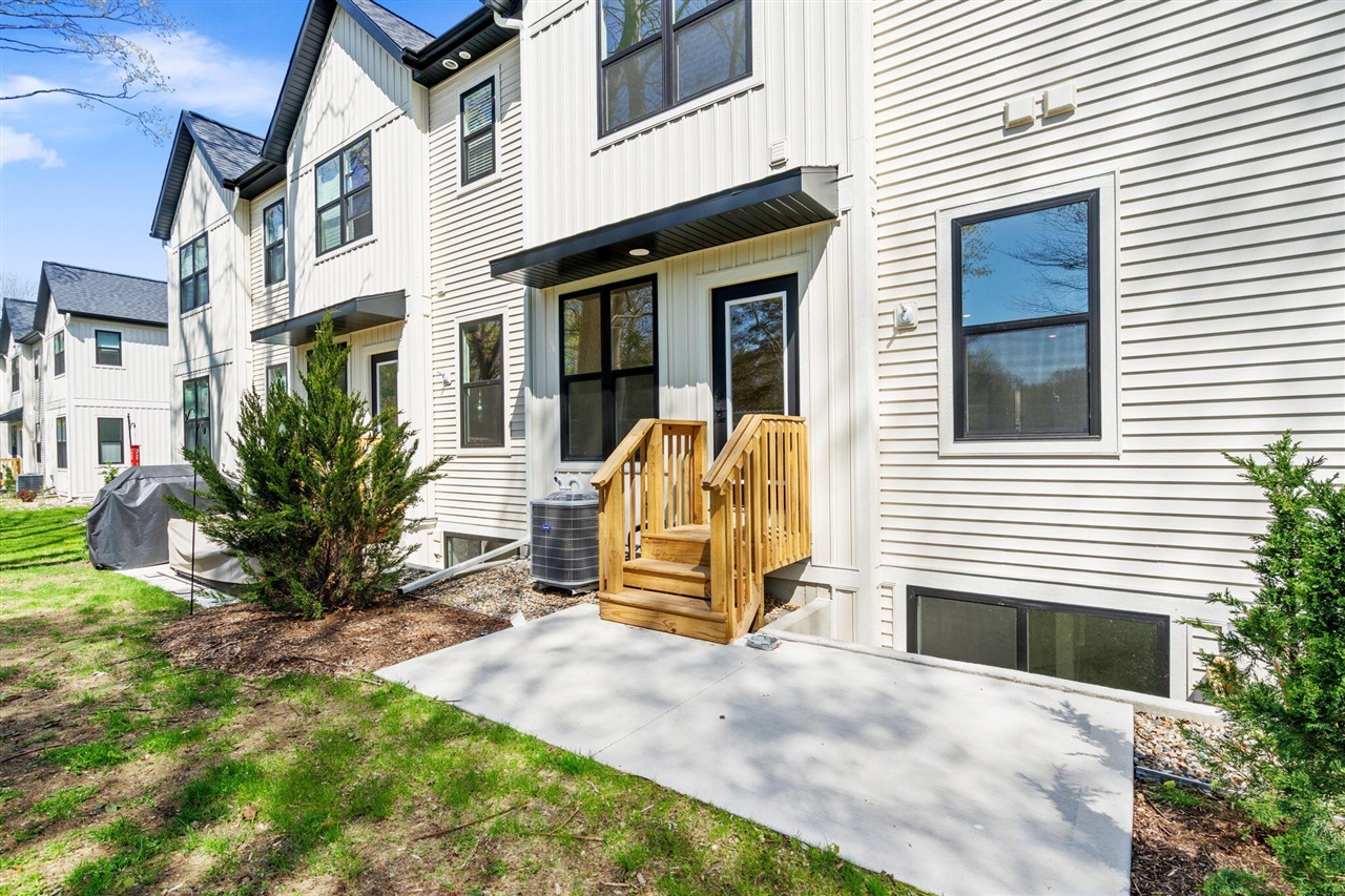 1968 S Shorewood Lane, Holland, MI, 49423-4314