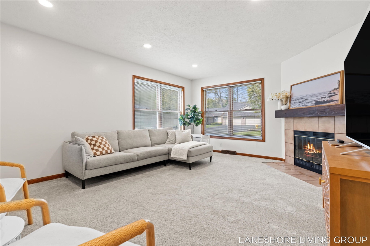 1065 Superior Court, Holland, MI, 49424-2526