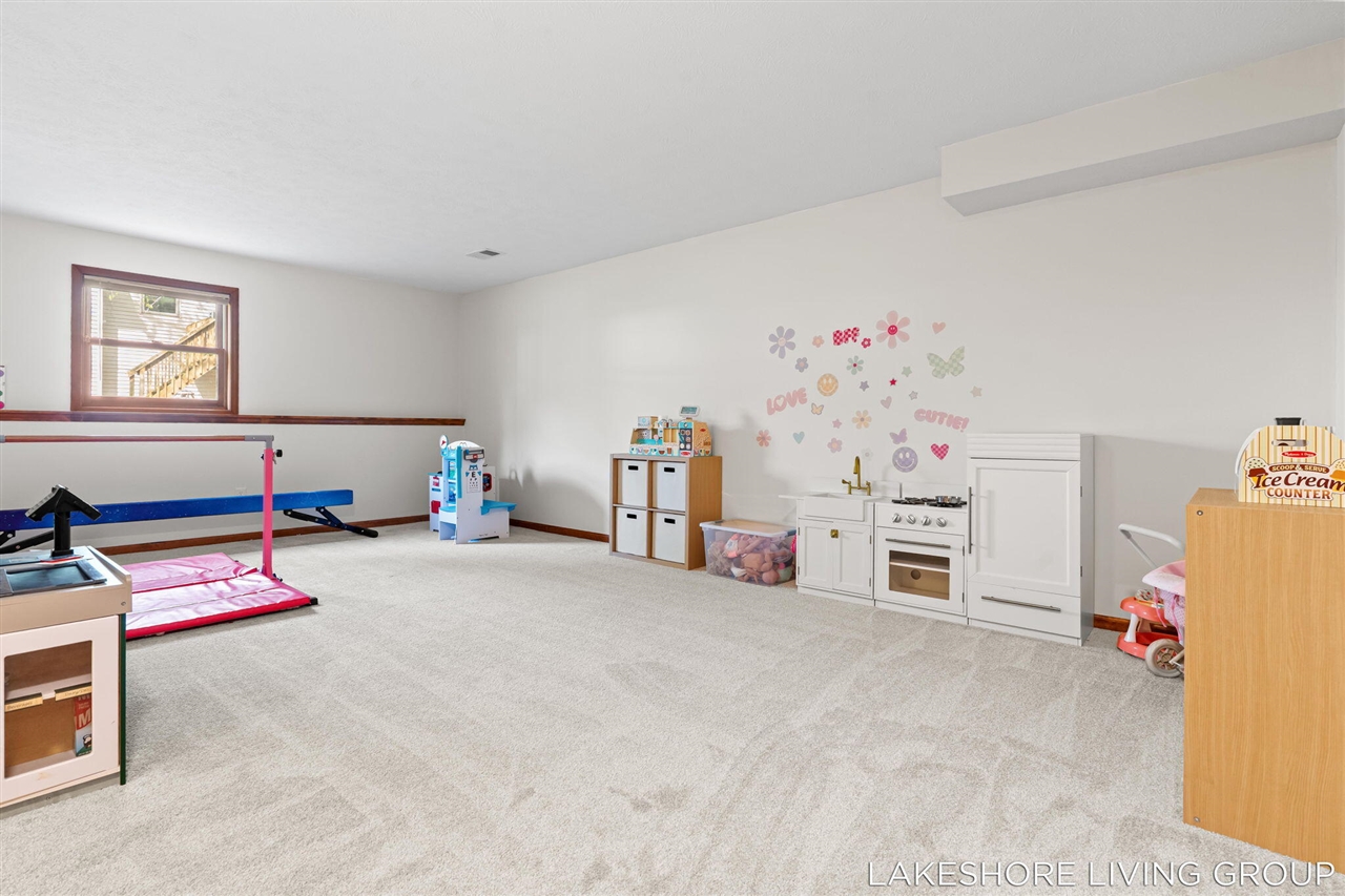 1065 Superior Court, Holland, MI, 49424-2526