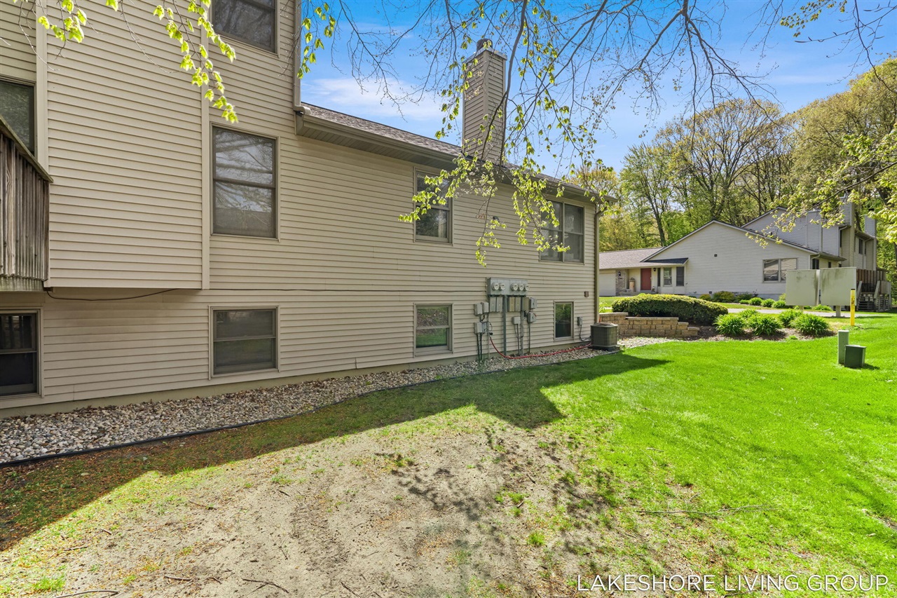 1065 Superior Court, Holland, MI, 49424-2526