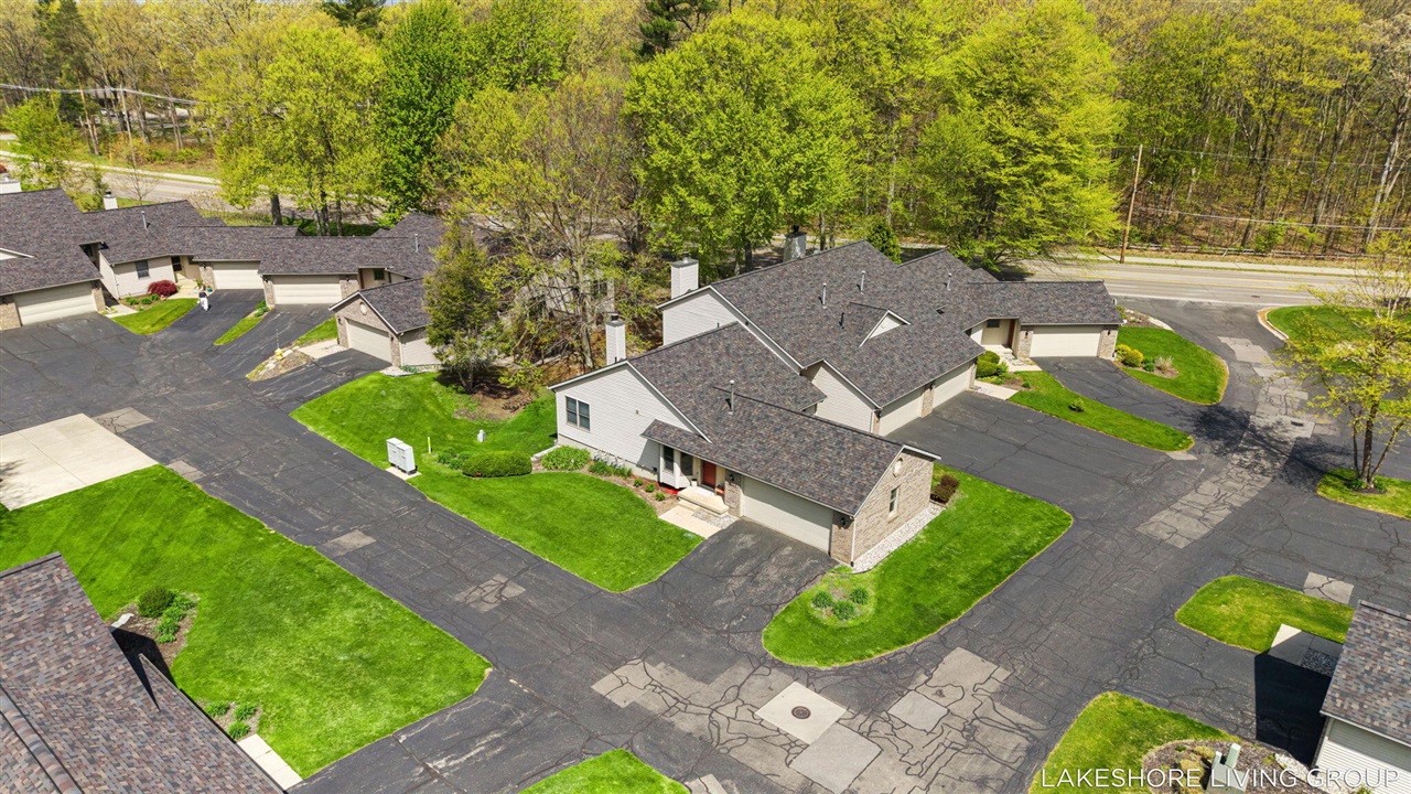 1065 Superior Court, Holland, MI, 49424-2526