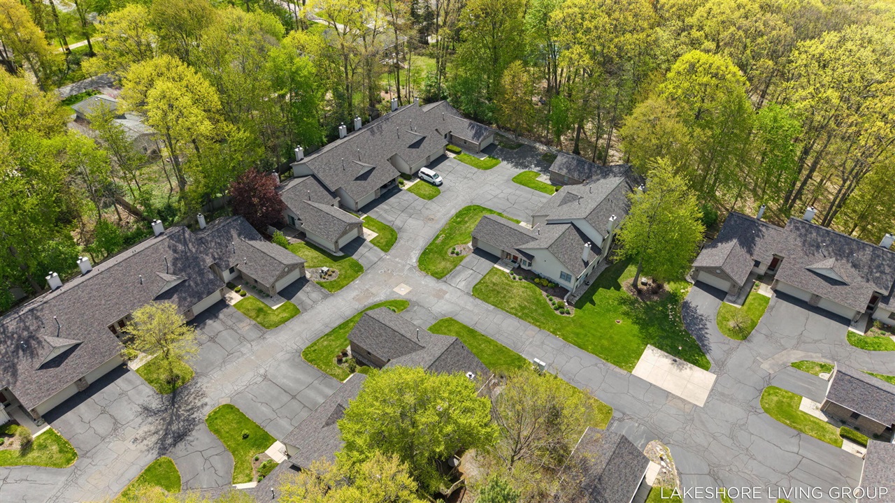 1065 Superior Court, Holland, MI, 49424-2526