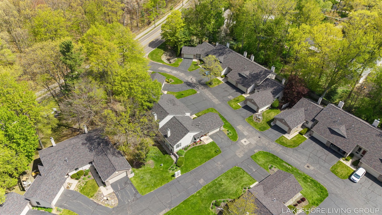 1065 Superior Court, Holland, MI, 49424-2526