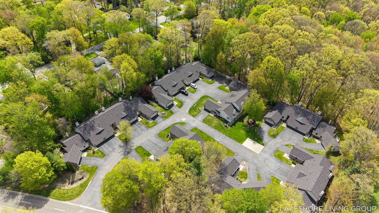 1065 Superior Court, Holland, MI, 49424-2526