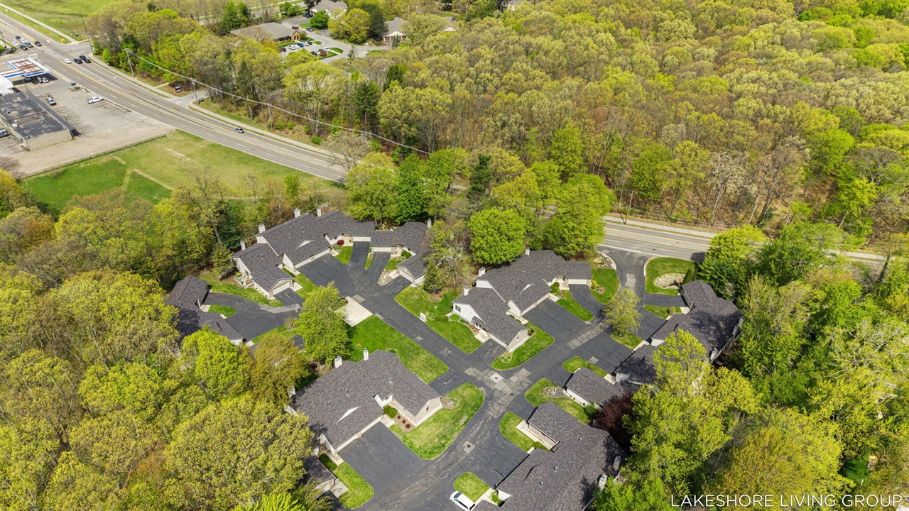 1065 Superior Court, Holland, MI, 49424-2526