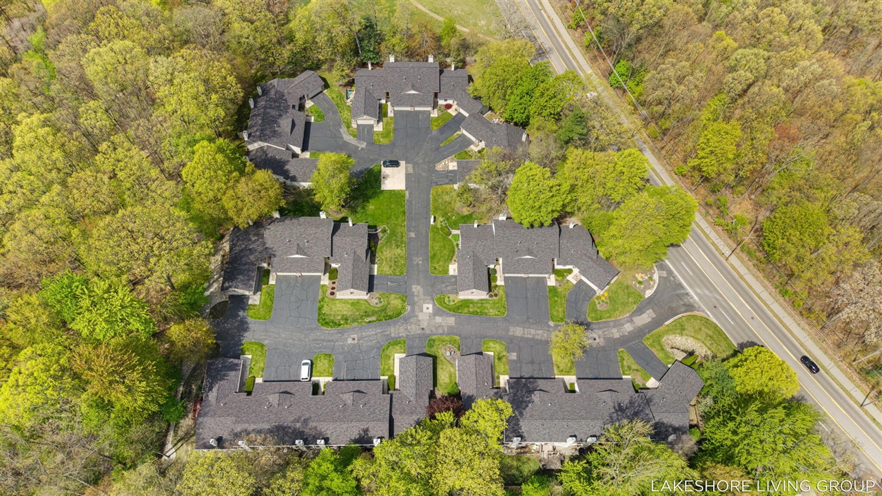 1065 Superior Court, Holland, MI, 49424-2526