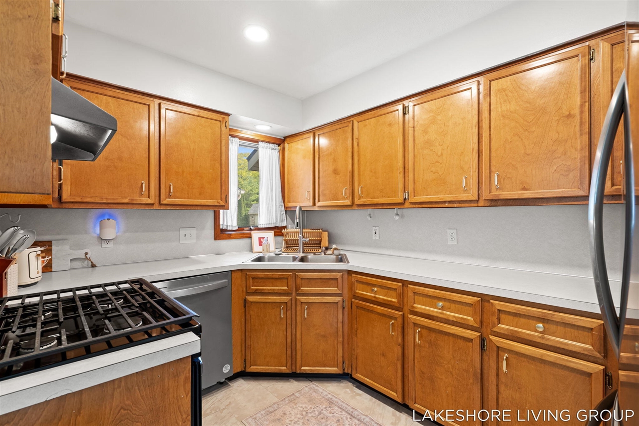 1065 Superior Court, Holland, MI, 49424-2526