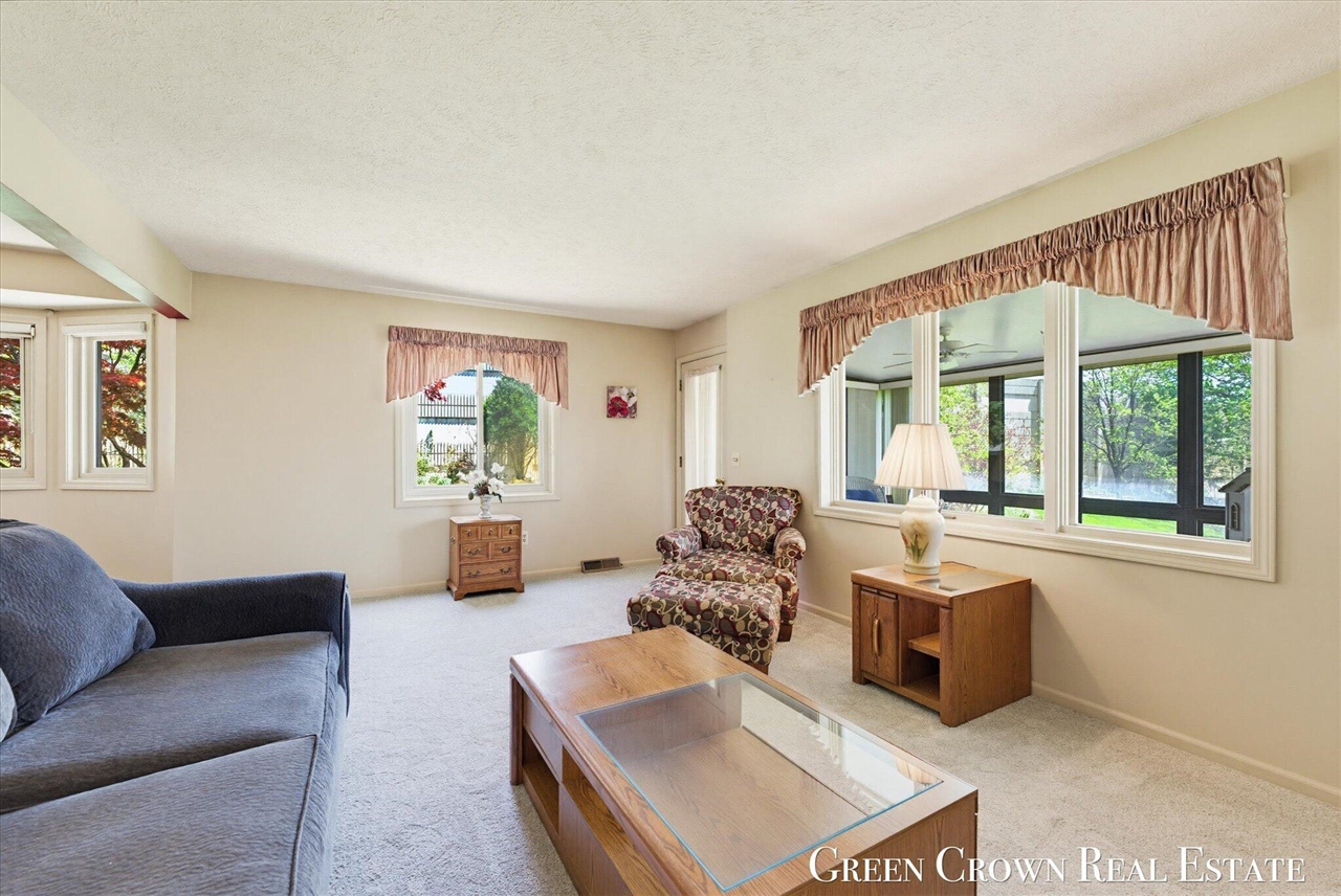580 Gardenview Drive, Byron Center, MI, 49315-8341
