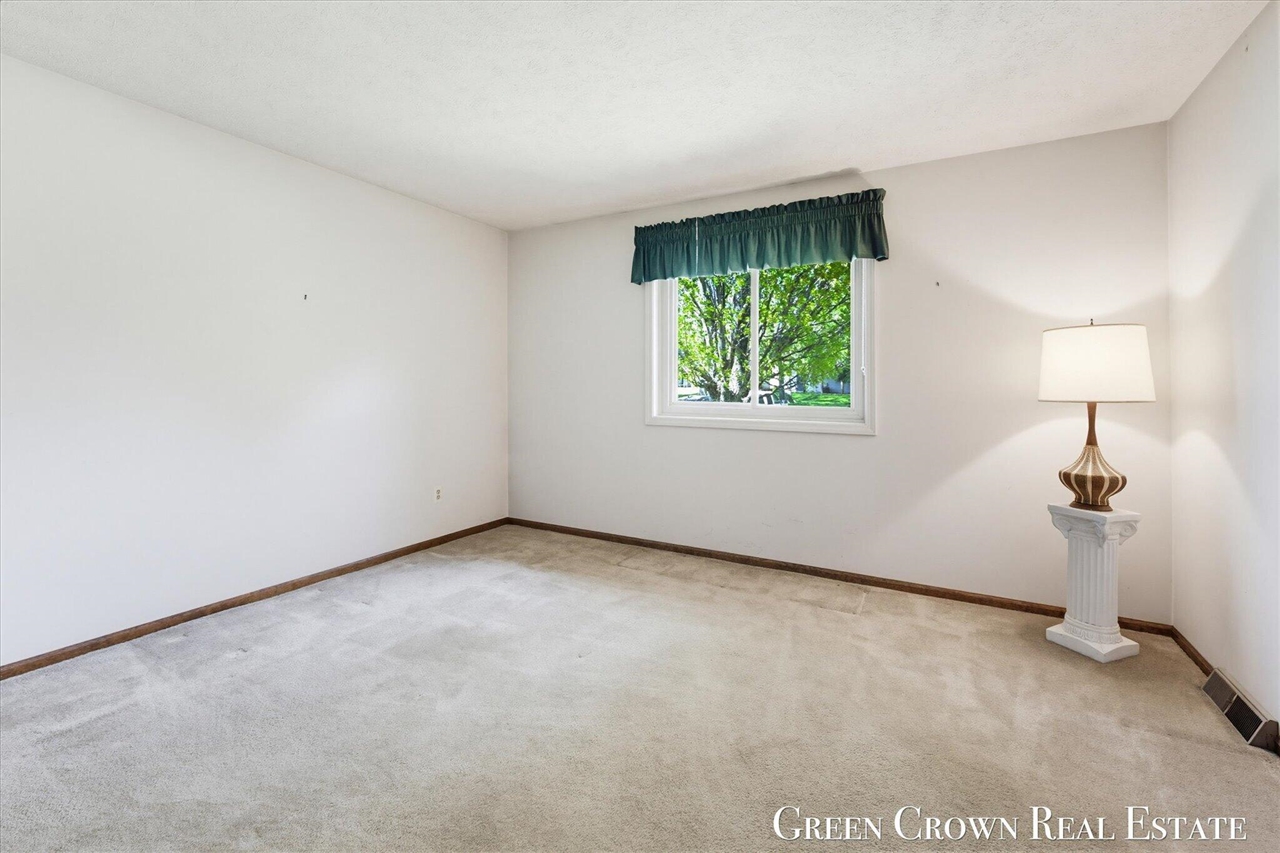 580 Gardenview Drive, Byron Center, MI, 49315-8341