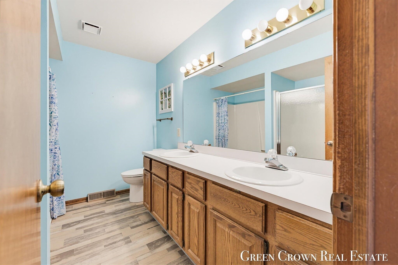 580 Gardenview Drive, Byron Center, MI, 49315-8341