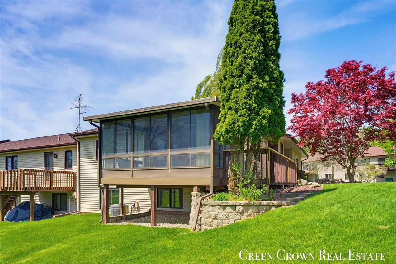 580 Gardenview Drive, Byron Center, MI, 49315-8341