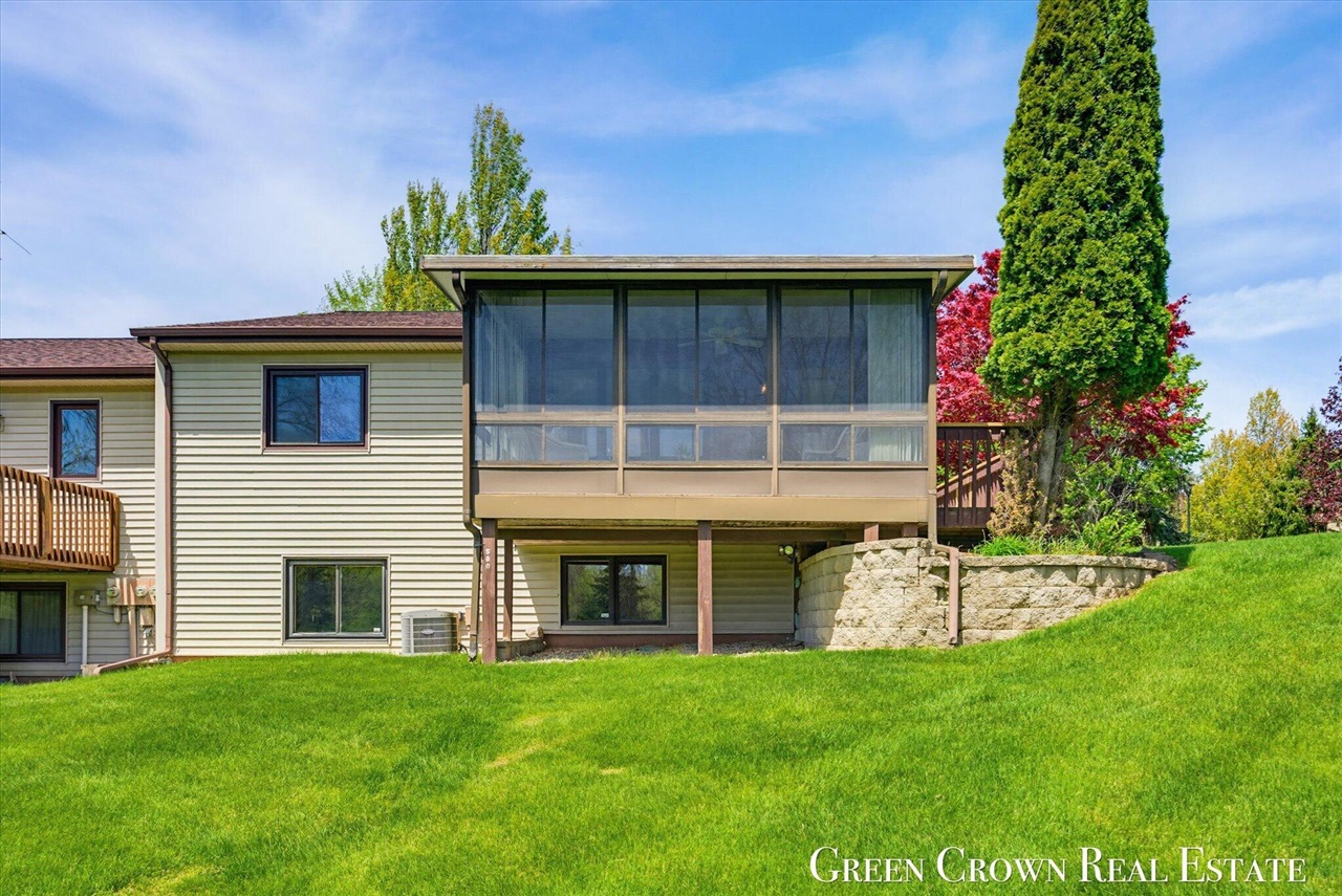 580 Gardenview Drive, Byron Center, MI, 49315-8341