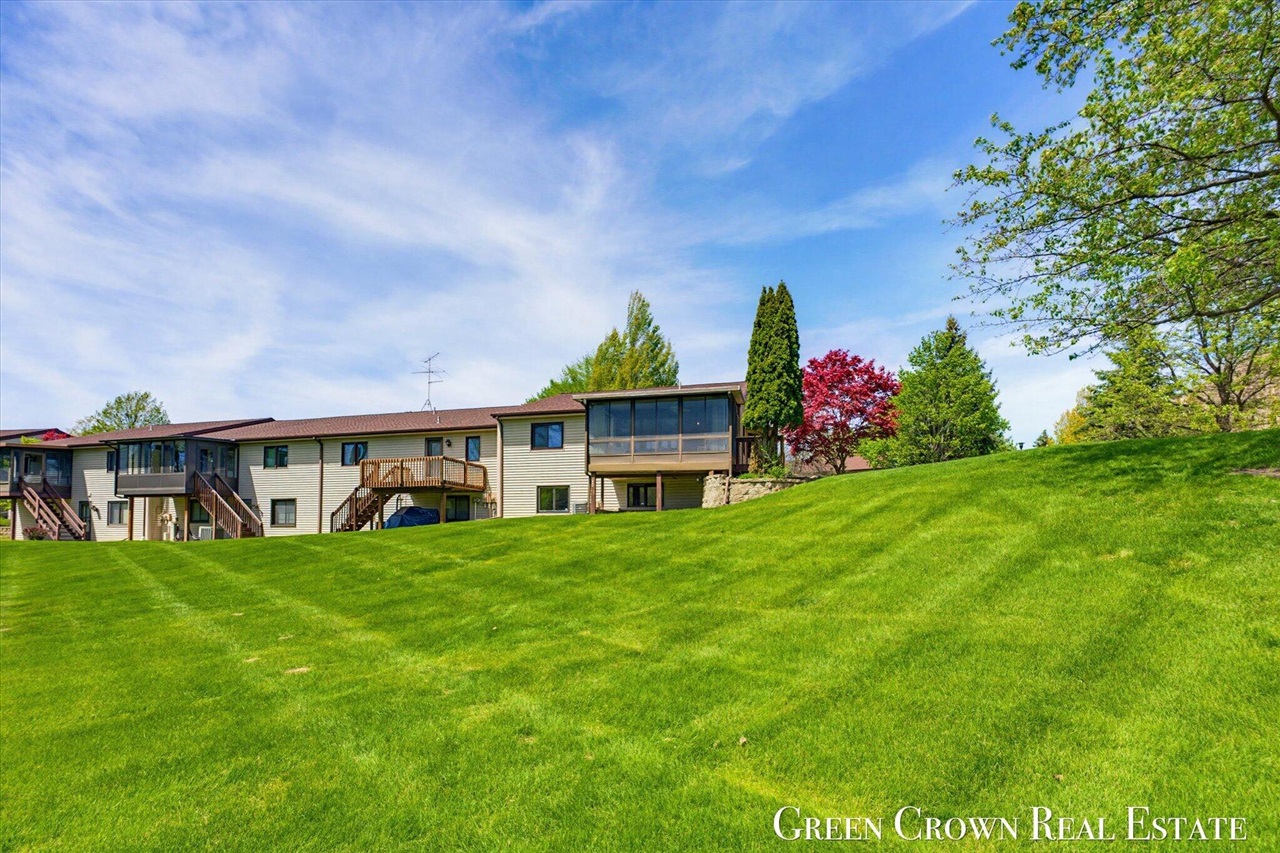 580 Gardenview Drive, Byron Center, MI, 49315-8341