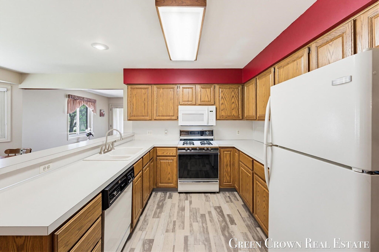 580 Gardenview Drive, Byron Center, MI, 49315-8341